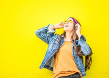 Okulary przeciwsłoneczne stylowym dodatkiem do letnich stylizacji