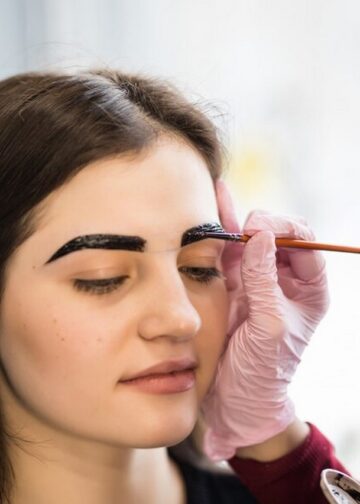 Farbki do brwi Thuya – dlaczego warto je wybrać?